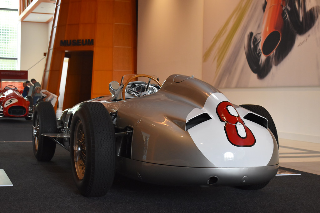 Mercedes-Benz W196 フォーミュラ1 銀の矢
