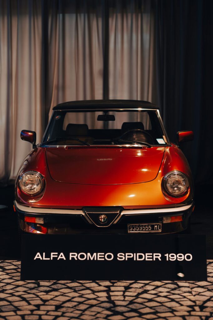 Alfa Romeo Spider red