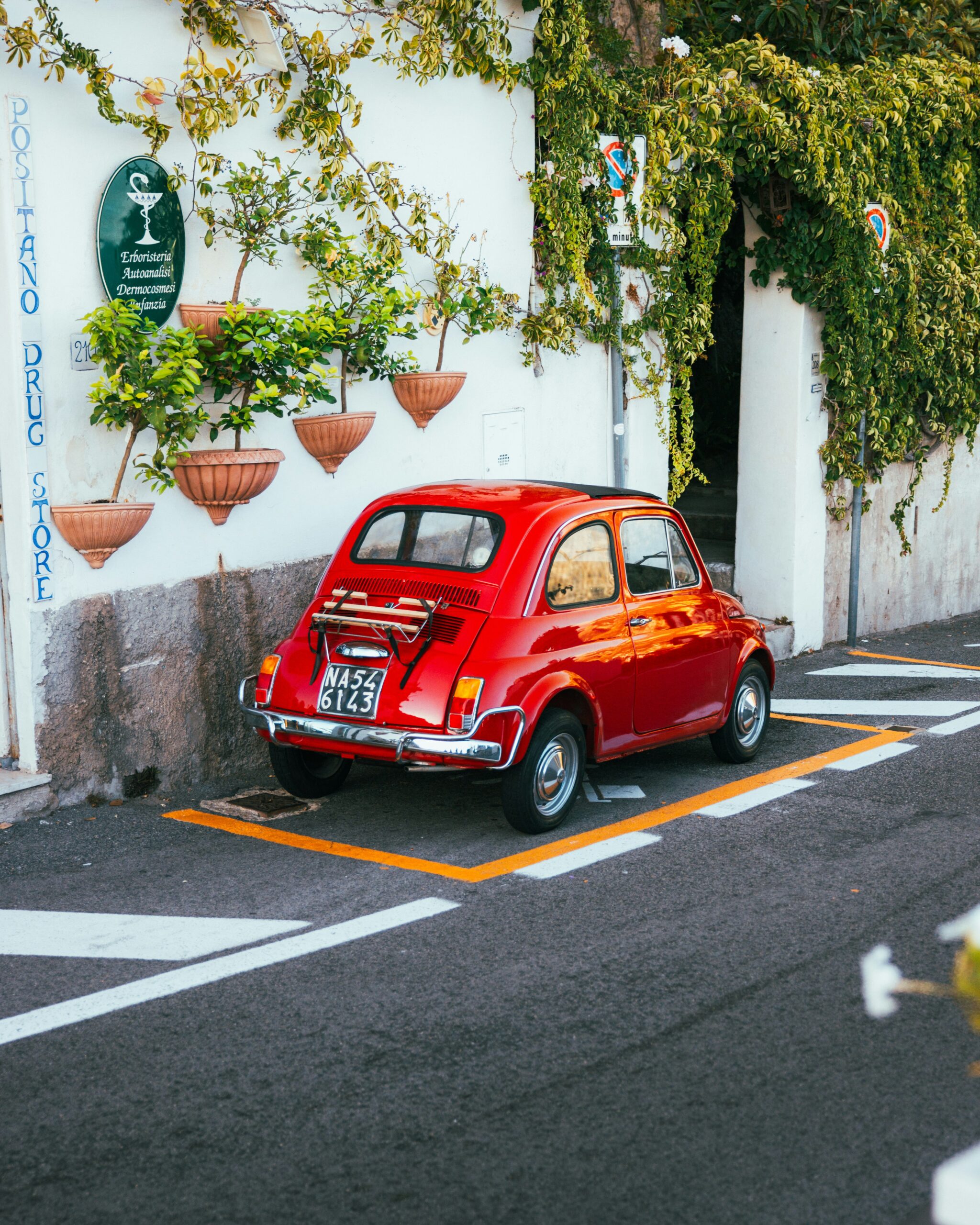 Fiat 124 レッド