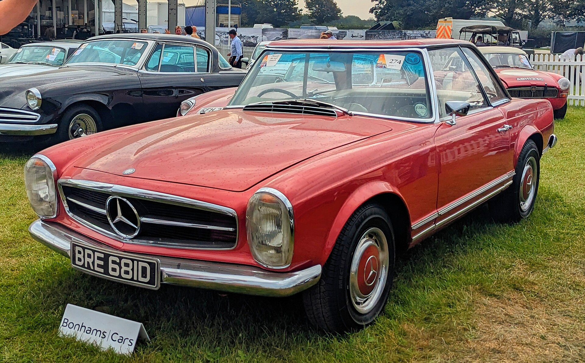 メルセデス・ベンツ 230SL の外観