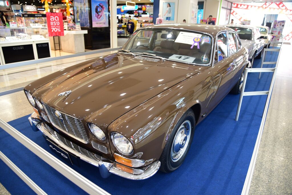Jaguar XJ6 の外観