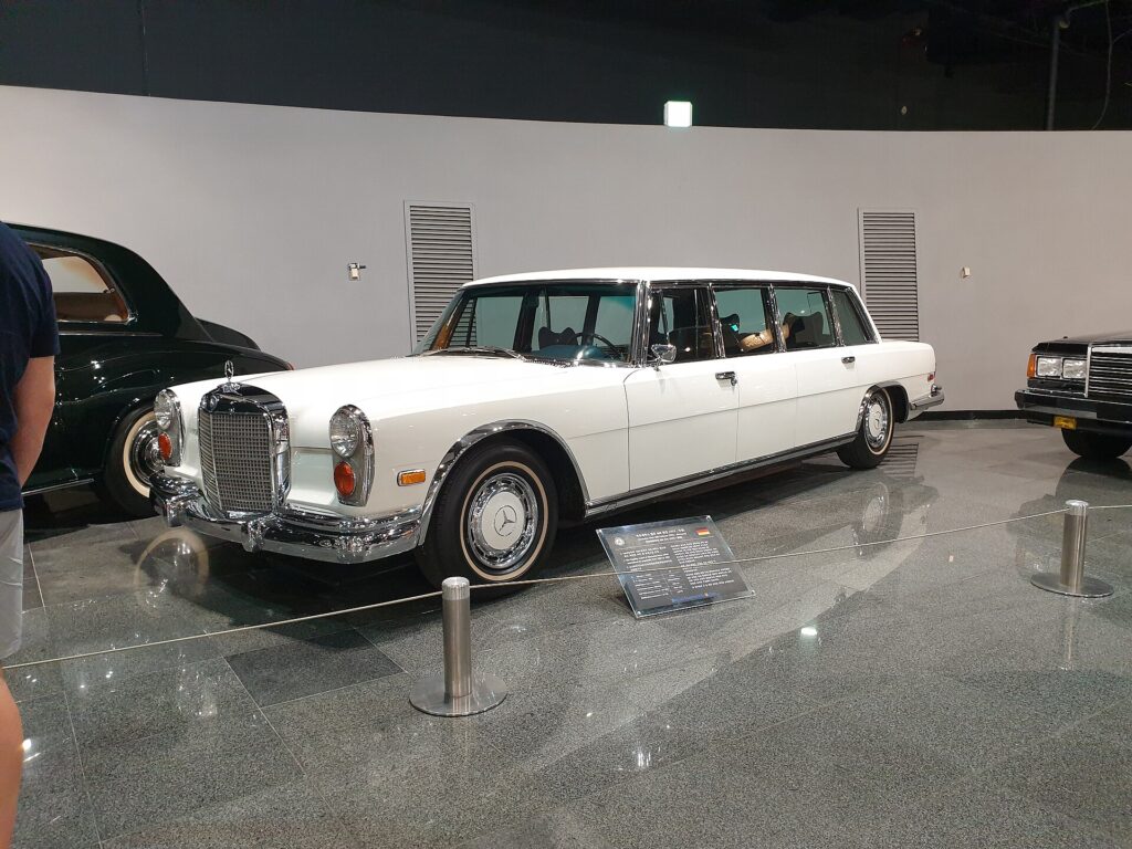 Mercedes-Benz 600（W100）の外観