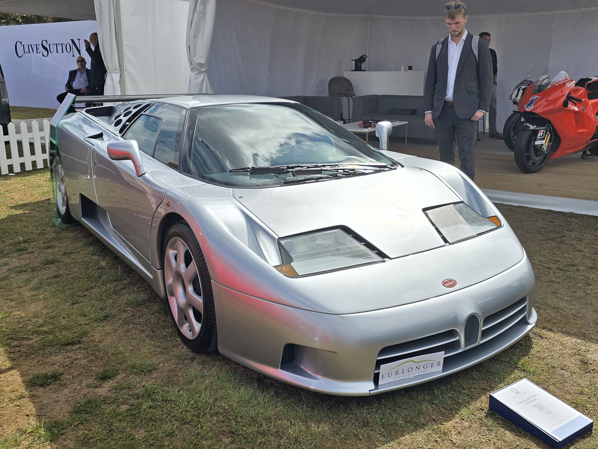 Bugatti EB110 の外観